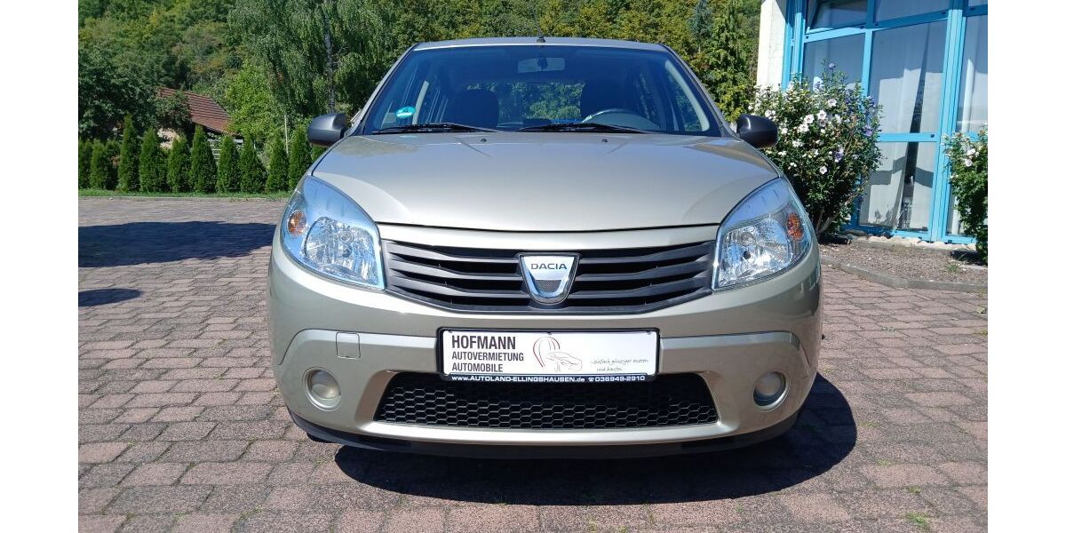 Dacia Sandero 98.000 km 2.680 &euro; Grafenrheinfeld 97506