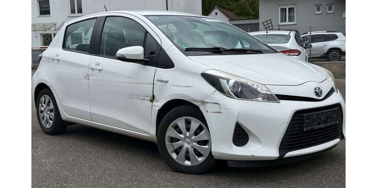 Toyota Yaris 169.300 km 6.200 &euro; Winterbach 73650