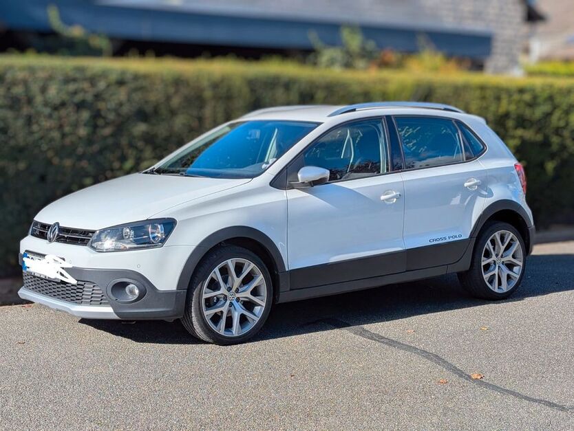 VW Polo 89.911 km 9.400 € Braunschweig 38108