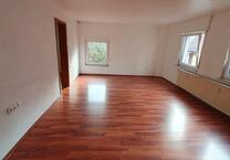4 Zimmer Wohnung mit Balkon in Stuttgart-Stammheim
