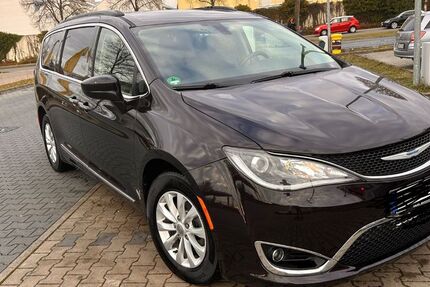 Chrysler Pacifica 146.000 km 19.600 &euro; Altmannstein 93336