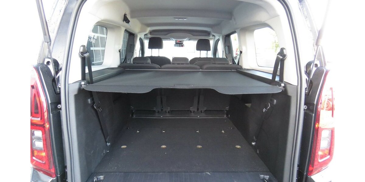 Fiat Doblo Maxi Kombi 130 / 7-Sitze + Vollausstattung 10.280 km 25.790 &euro; Münchenbernsdorf 07589