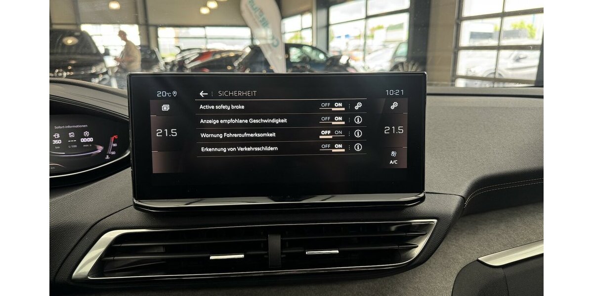 Peugeot 5008 GT 130 BlueHDi 1.Hand Panorama 7 Sitze 29.300 km 28.690 &euro; Lich 35423