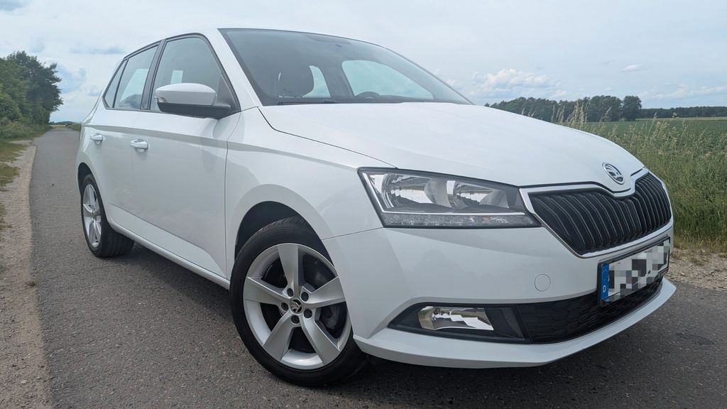 Skoda Fabia 52.800 km 9.800 &euro; Edemissen 31234
