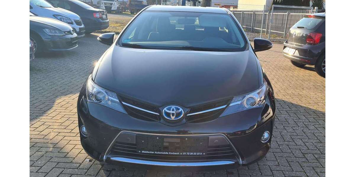 Toyota Auris 110.000 km 9.699 &euro; Korbach 34497