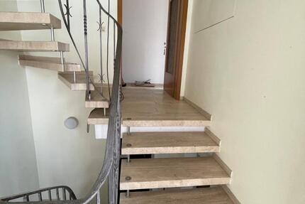 3 Zimmerwohnung mit Garten und Terassen 2.5 zimmer