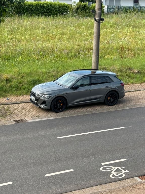 Q8 e-tron