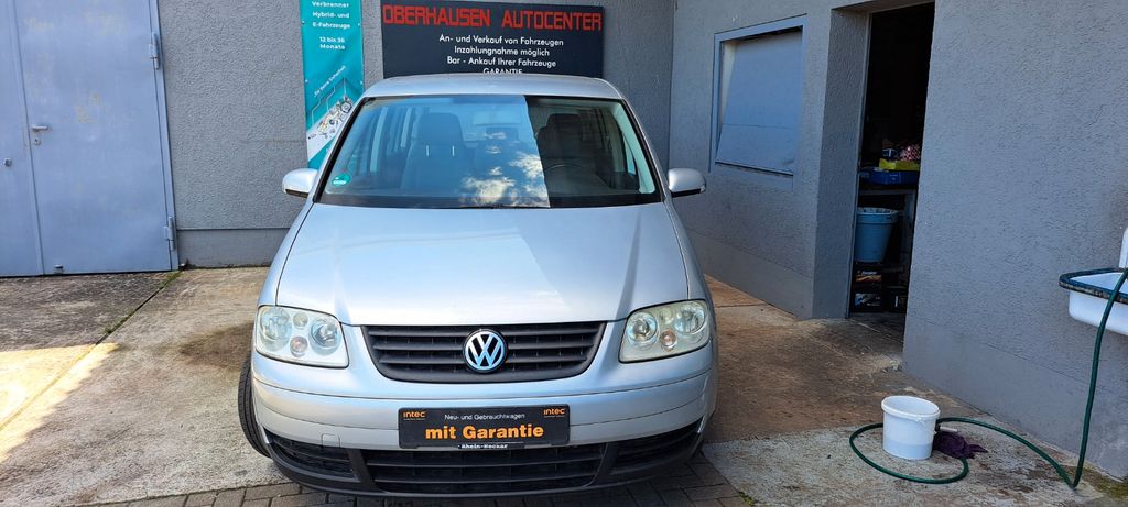 VW Touran 203.000 km 2.999 € Oberhausen-Rheinhausen 68794
