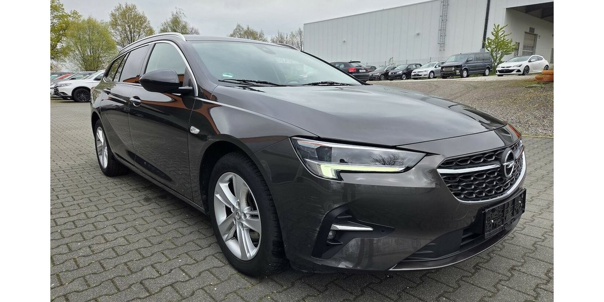 Opel Insignia Sports Tourer Elegance 47.149 km 15.250 &euro; Wilsdruff 01723