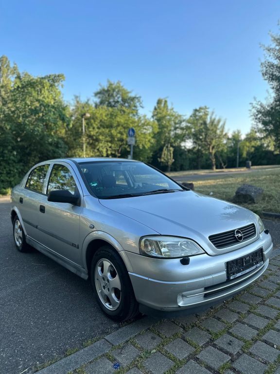Opel Astra 199.000 km 2.400 € Stuttgart 70469