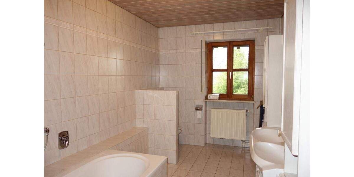 Doppelhaushälfte Laberweinting - 4 Zimmer, 163 m&sup2;, 1.000&euro; | Angebot:24529531