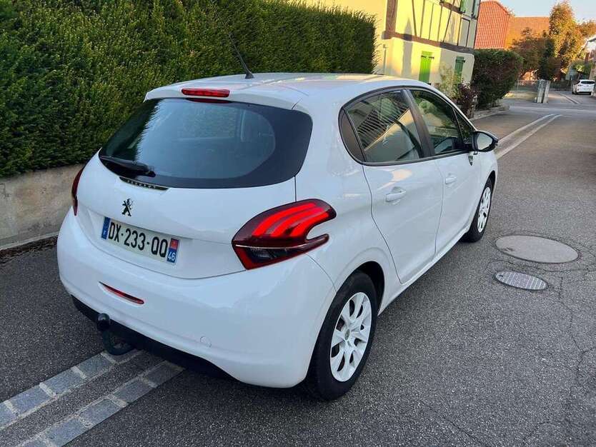 Peugeot 208 133.000 km 4.999 € Lörrach 79540