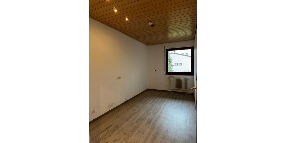 Etagenwohnung Mannheim Gartenstadt - 4 Zimmer, 90 m&sup2;, 1.500&euro; | Angebot:25027055