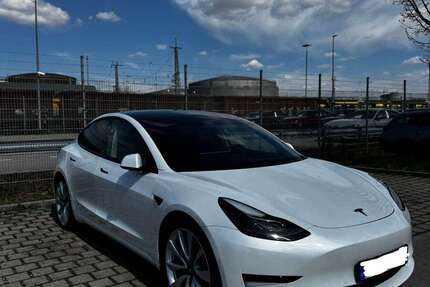 Tesla Model 3 122.000 km 25.900 &euro; München 80809