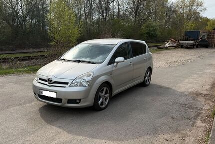 Toyota Corolla Verso 166.539 km 2.400 &euro; HAMBURG 22113