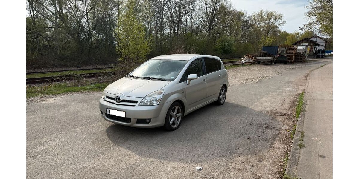 Toyota Corolla Verso 166.539 km 2.400 &euro; HAMBURG 22113