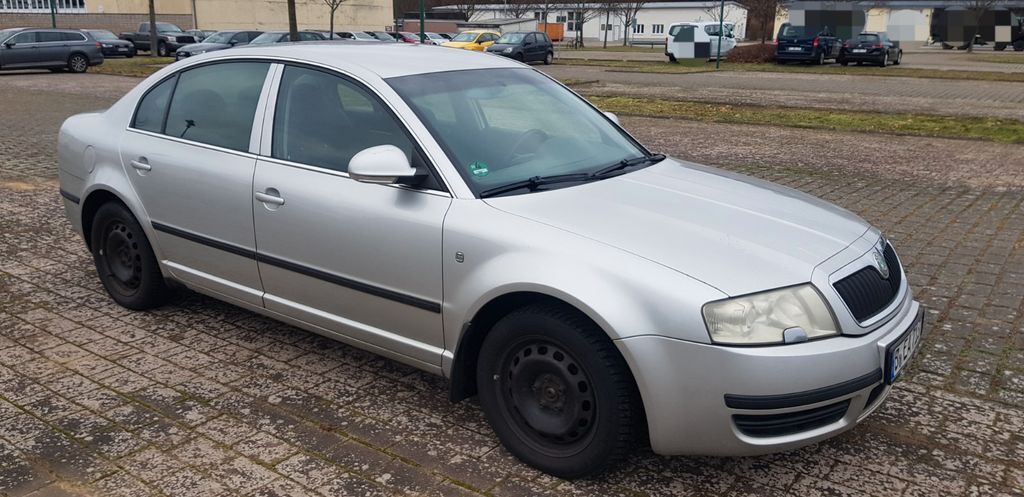 Skoda Superb 230.000 km 2.200 € Berlin 12587