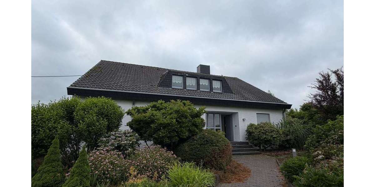 Einfamilienhaus Bedburg-Hau Hau - 5 Zimmer, 234 m&sup2;, 1.800&euro; | Angebot:26964241