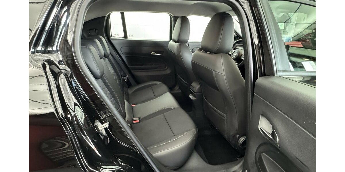 Jeep Avenger 1.2 Altitude Kamera JBL Soundsystem 55.570 km 16.320 &euro; Lich 35423