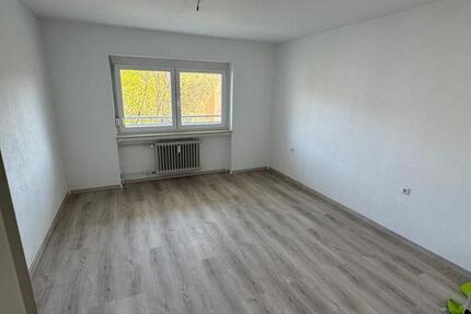 Helle 3 Zimmer Wohnung mit Balkon & Einbauküche in S-Bahn Nähe