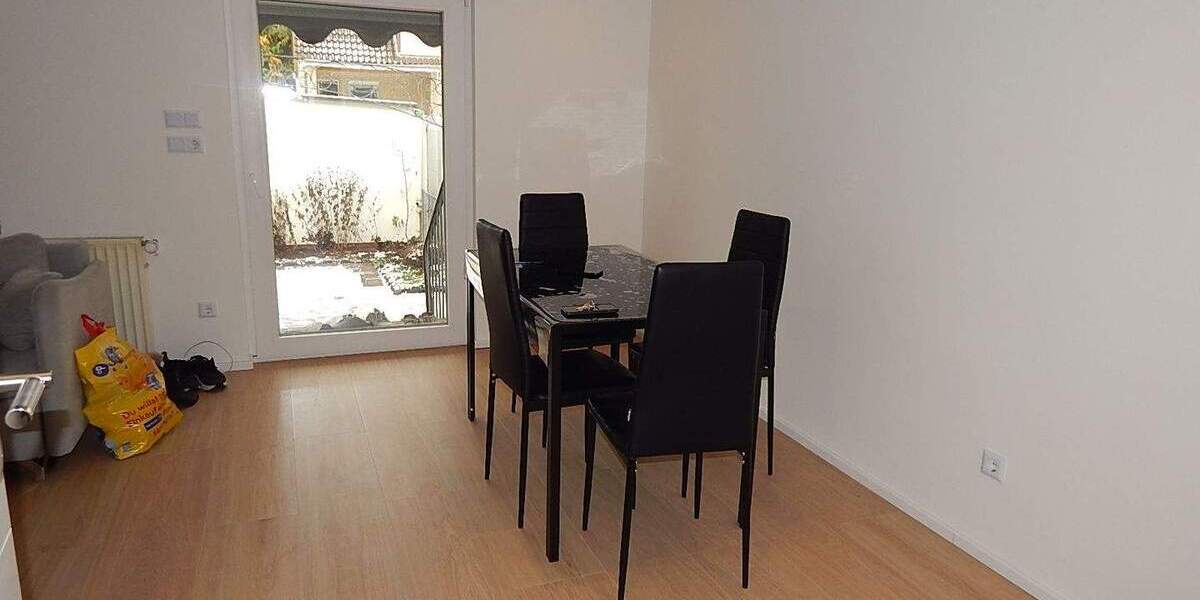 Reihenmittelhaus Göttingen Grone - 6 Zimmer, 112 m&sup2;, 1.600&euro; | Angebot:24874388