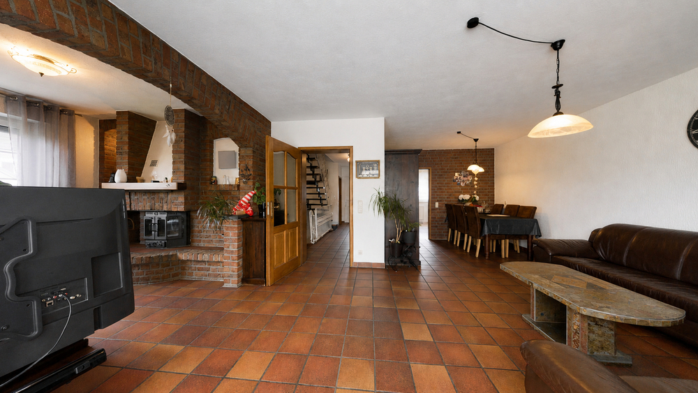 3D: Familienglück in ruhiger Lage - Sehr gepflegtes Einfamilienhaus mit Kamin, Balkon und viel Platz - Reihenendhaus Gangelt | Angebot:26777849