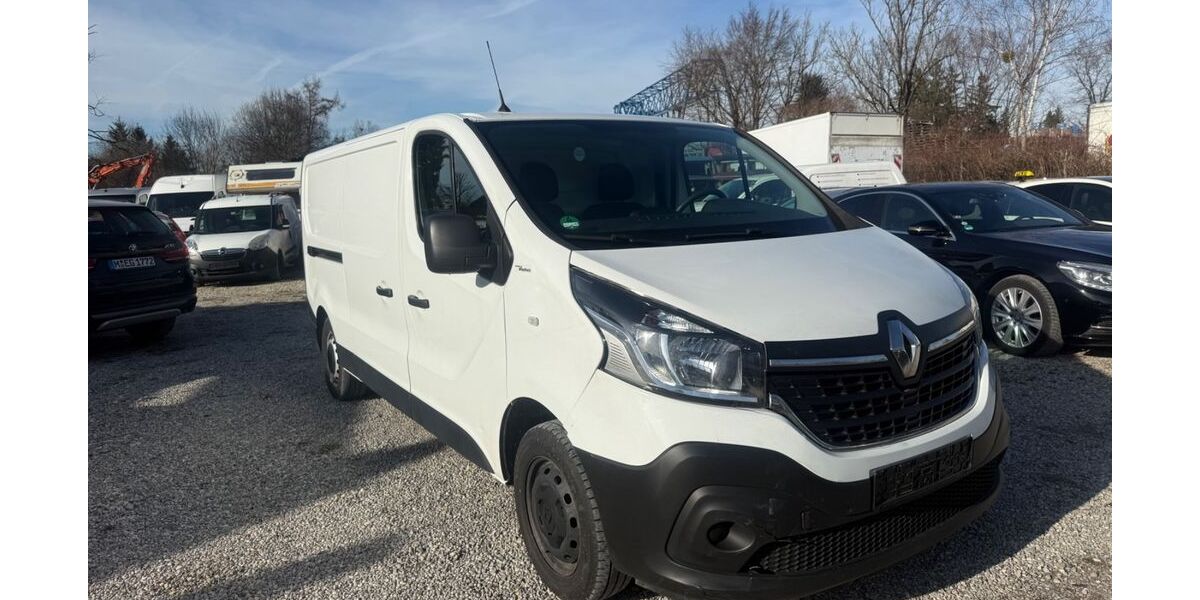 Renault Trafic 172.000 km 9.700 &euro; München 81245
