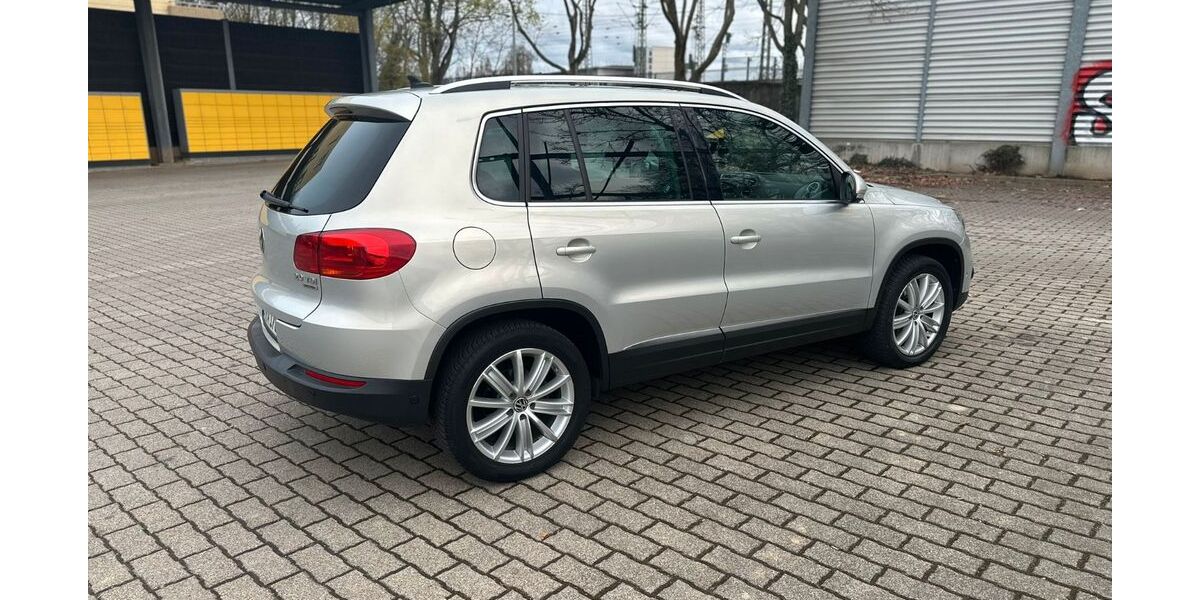 VW Tiguan 131.200 km 11.399 &euro; Stuttgart 70374