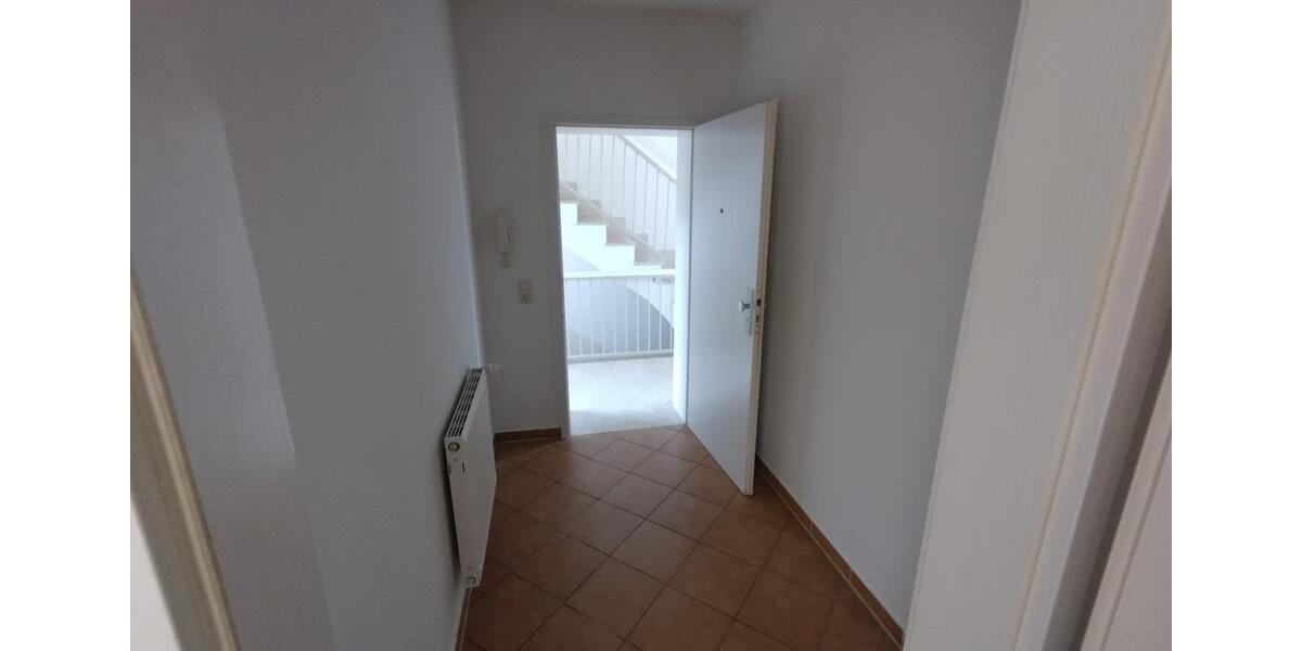 Erdgeschoßwohnung Zwickau Neuplanitz - 4 Zimmer, 91 m&sup2;, 660&euro; | Angebot:26011103