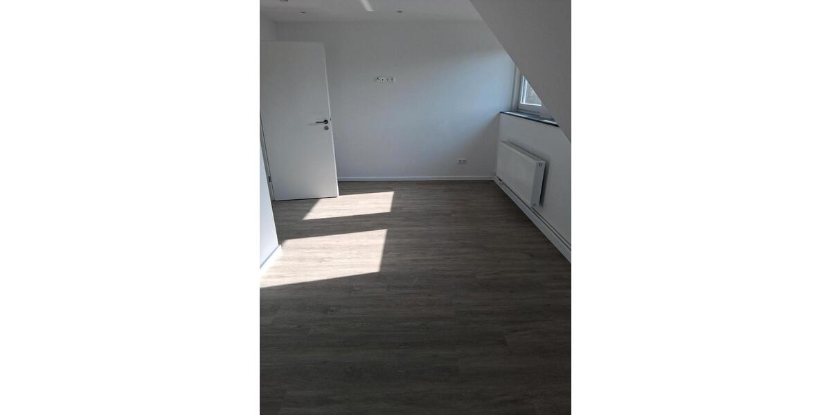 Dachgeschoßwohnung Algermissen - 3 Zimmer, 65 m&sup2;, 600&euro; | Angebot:25405094