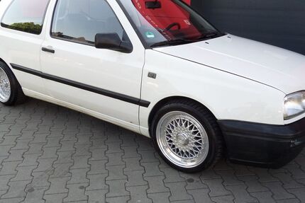 VW Golf 241.856 km 9.999 &euro; Ludwigshafen am Rhein 67059