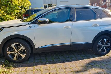 Peugeot 3008 92.600 km 18.000 &euro; Schlangen 33189