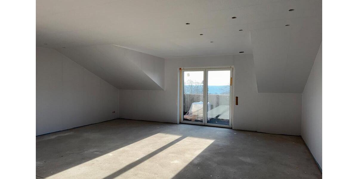 Erstbezug kernsanierte Dachgeschosswohnung mit Sonnenterrasse 2 zimmer