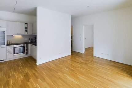 Barrierearme + zentrale 2-Zimmer-Wohnung mit Balkon zum Innenhof nahe Postplatz | MaryAnn 2 zimmer