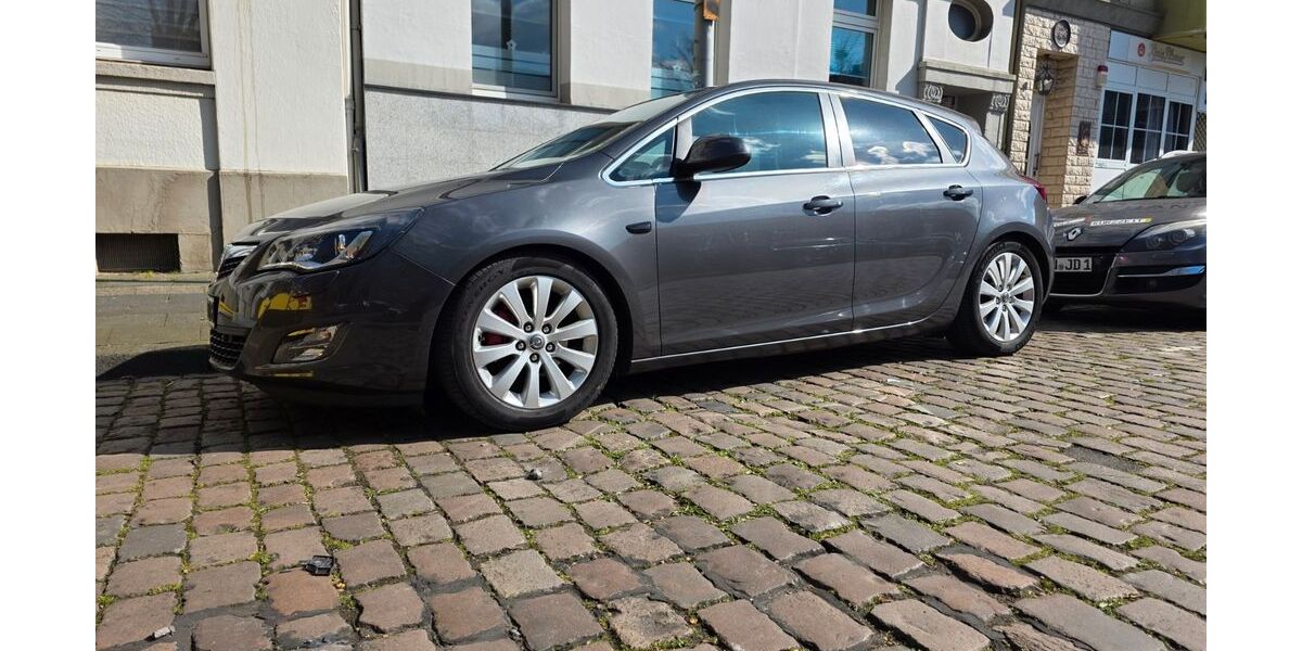 Opel Astra 136.000 km 5.499 &euro; Duisburg 47055
