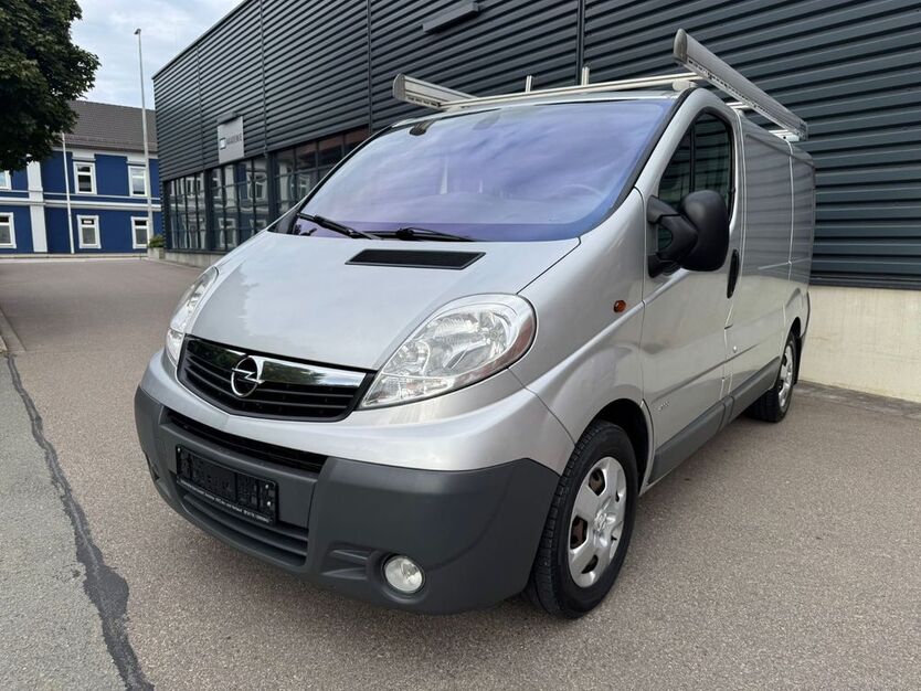 Opel Vivaro 63.000 km 16.480 € Zwickau 08056