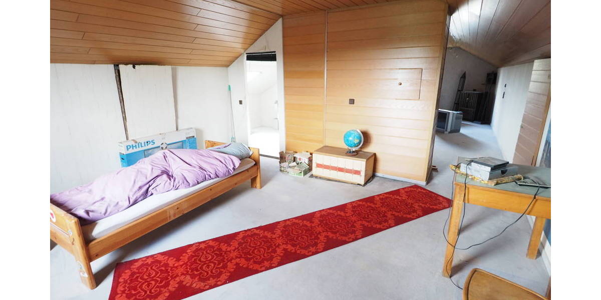 Großzügiges Einfamilienhaus mit Einliegerwohnung - perfekt für Familie oder Wohnen & Arbeiten 7 zimmer