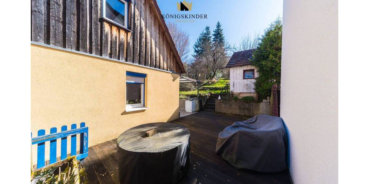 NEU: PROVISIONSFREI! Sehr schöne Doppelhaushälfte mit großem Garten und Garage - sofort bezugsfrei!! 5 zimmer