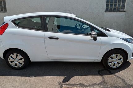 Ford Fiesta 107.800 km 3.800 &euro; Schwäbisch Gmünd 73527