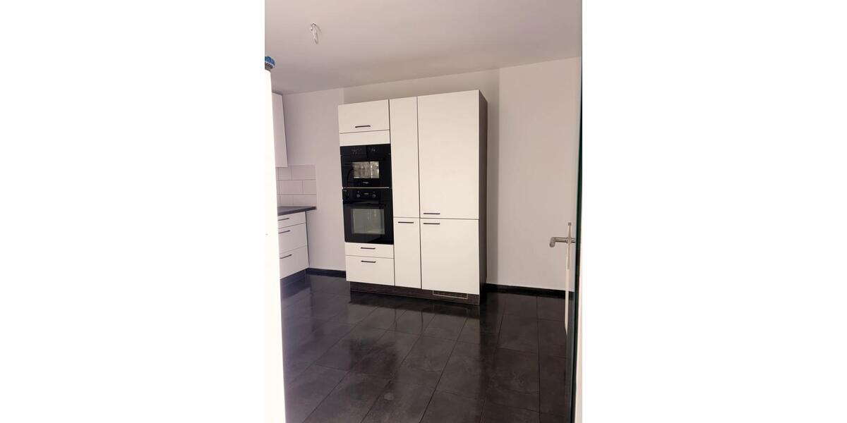 Sanierte Haushälfte mit Garten zu vermieten 3 zimmer