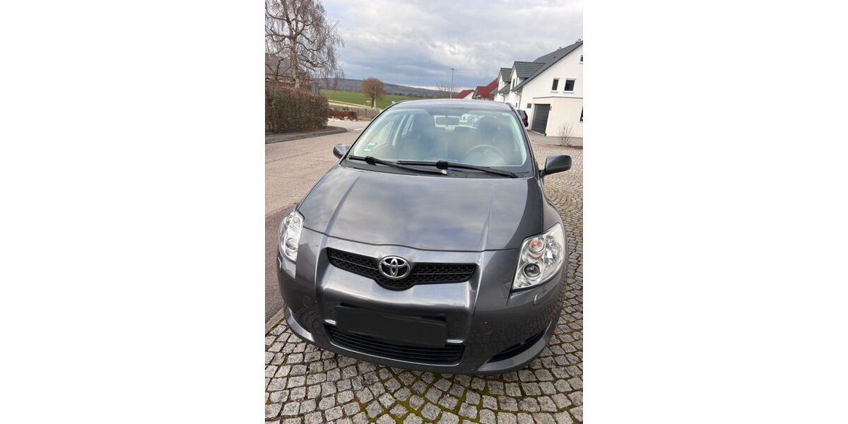 Toyota Auris 256.000 km 2.399 &euro; Lauterach 89584
