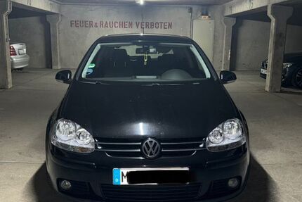 VW Golf 227.000 km 2.100 &euro; München 81249