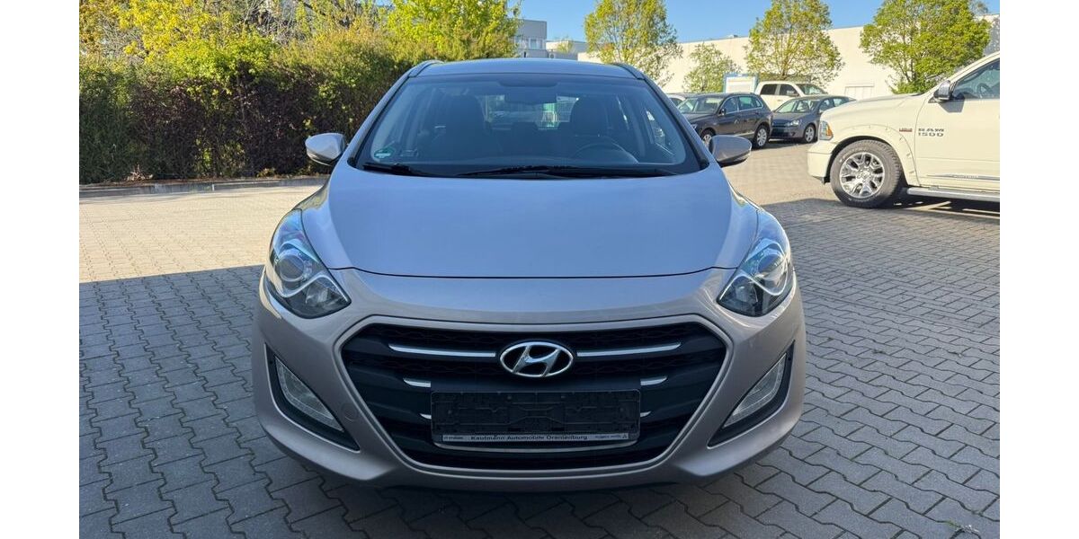 Hyundai i30 219.300 km 3.999 &euro; Berlin 12277