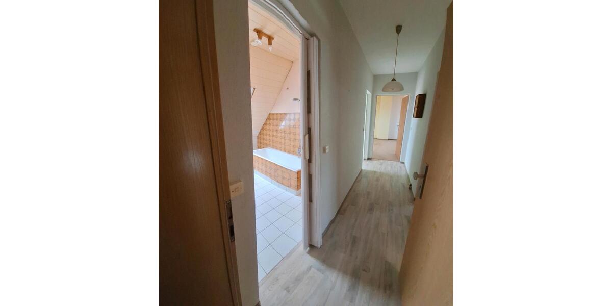 Dachgeschoßwohnung Neustadt an der Orla - 2 Zimmer, 90 m&sup2;, 80.000&euro; | Angebot:26741667
