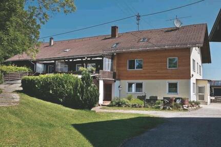Wunderschöne 2,5 Zimmer mit Terrasse und Bergblick in Birkland