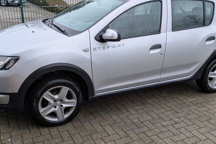Dacia Sandero 144.000 km 5.300 &euro; Wesel 46485