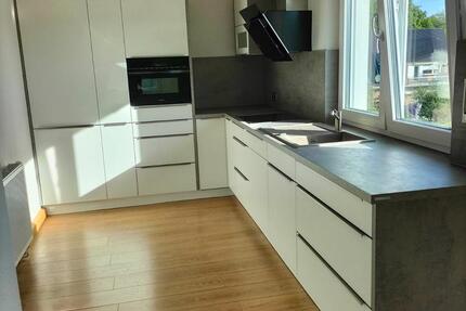 Moderne 3-Zimmer-Wohnung mit hochwertiger Nolte-Küche und Garten zimmer