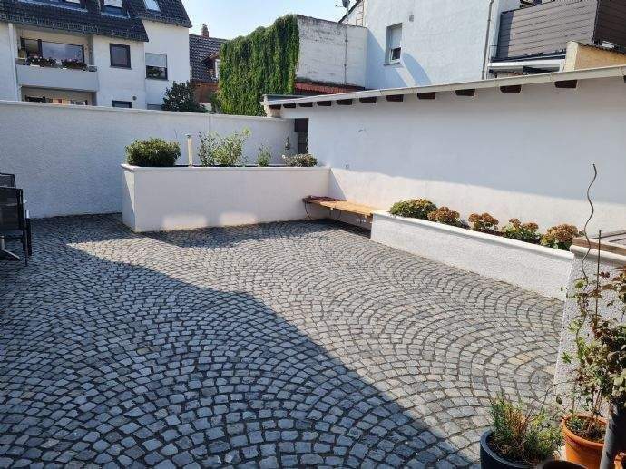 Etagenwohnung Wiesbaden Mainz-Kostheim - 4 Zimmer, 146 m&sup2;, 2.100&euro; | Angebot:26435757