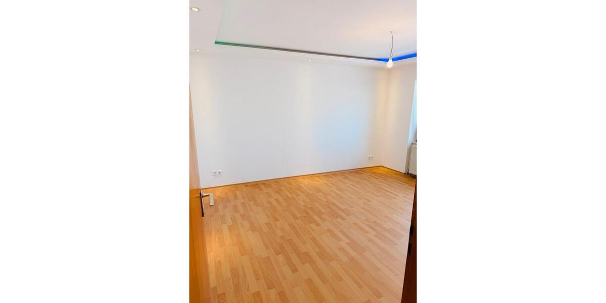 Dachgeschoßwohnung Schiffweiler - 3 Zimmer, 80 m&sup2;, 650&euro; | Angebot:26328117