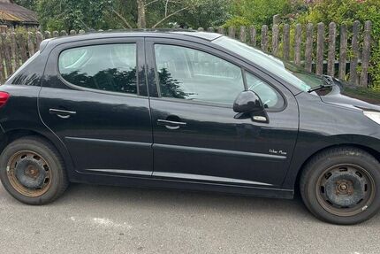 Peugeot 207 129.000 km 2.300 &euro; Römhild 98630